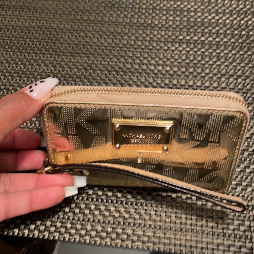 Authentic MK Wallet. - Picture 4 of 4